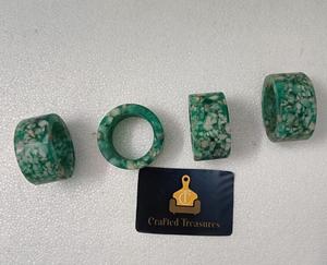 แหวนรัดผ้าเช็ดปากหินธรรมชาติเทอร์ราซโซ่ฝังเรซิ่นอีพ็อกซี่ ของตกแต่งโต๊ะงานแต่งงาน ที่วางแหวนรัดผ้าเช็ดปาก ราคาดีที่สุด - Product Image 6