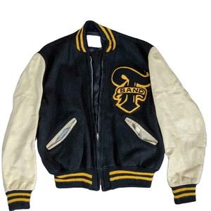 Chaquetas universitarias de chenilla bordadas personalizadas para hombres y mujeres Diseño de retazos con cuello levantado Ropa de temporada de invierno en SAMMY WEARS - Product Image 6