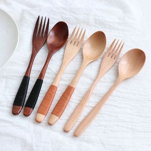 Juego de cubiertos de madera reutilizables de primera calidad con un exquisito acabado pulido, ideal para uso diario y eventos especiales - Product Image 6