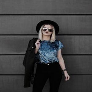 Stylish Women's Velour T-<b>Shirts</b> Custom Logo Casual Plain <b>Velvet</b> with Breathable Feature Dyed in Rich Colors - Product Image 5