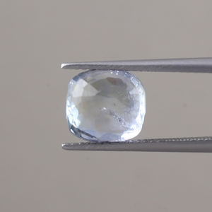 พลอยไพลินสีน้ำเงินธรรมชาติ รับรองโดย IGI ขายส่ง |   ทรงคุชชั่น 9.5x9 มม. |   อัญมณีไพลินสีอ่อน 5.09 กะรัต สำหรับทำเครื่องประดับ | - Product Image 3