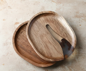 Plateau de rivière personnalisé en résine époxy de qualité supérieure, écologique, de qualité alimentaire et en bois massif pour la cuisine, la salle à manger et les cadeaux - Design moderne - Product Image 3