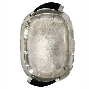 Plateau de service rond en métal de style nordique moderne, plaque décorative martelée avec poignées en corne noire pour table basse et réception de fête - Product Image 2