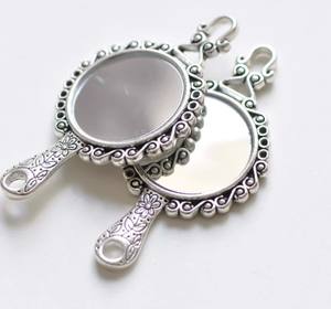 2 pcs Antique Silver <b>Small</b> Fancy Real Glass Hand <b>Mirror</b> Pendant - Product Image 4