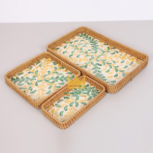 Vente en gros de plateaux de service en rotin de couleur de taille personnalisée Présentoir décoratif en nacre fait à la main pour nourriture, thé, café, table à manger - Product Image 1