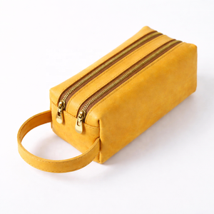 Exclusivo Bolso de Mano con Cierre de Cuero Genuino para Hombre, Estilo Retro Neutral, Multifuncional, Impermeable, para Guardar Maquillaje - Product Image 1