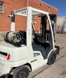 Offre exclusive aux enchères pour chariots élévateurs pneumatiques MU1F2A25LV 2016, capacité de maintien de 5000 LBS - Product Image 4