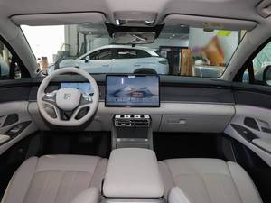 Vehículo Eléctrico Han L 2025 de Segunda Mano, Versión de Conducción Inteligente de Largo Alcance, Híbrido Enchufable con Batería de 50-70kWh y Motor de 120kW - Product Image 4