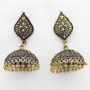 Pendientes colgantes Jhumki chapados en oro antiguo Kriaa, accesorio de moda 1309044 - Product Image 1