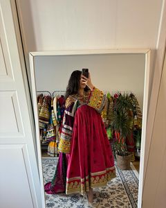 Robe traditionnelle afghane brodée pour femmes faite à la main en velours afghan Salwar fête de mariage taille personnalisée soie coton vente 117 $ - Product Image 6