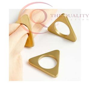 Anneaux de serviette en métal de luxe modernes pour la décoration de table de mariage, design écologique pour salles à manger et événements - Product Image 5