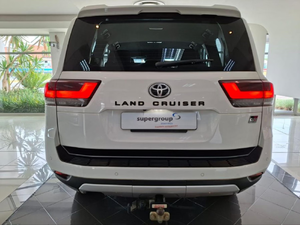 Auto Usado de Calidad a Precio Accesible, Toyota Land Cruiser 300 V6 3.3 D GR-S 2022, Volante a la Derecha - Product Image 6