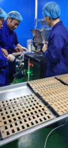 Équipement alimentaire de vente directe d'usine pour la fabrication de bonbons au chocolat et de bonbons durs - Product Image 5