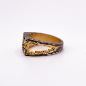 Bague signet en argent sterling 925 faite à la main, Kintsugi, or, deux tons, texturée, luxe, cadeau de mariage, de fiançailles, fabriquée en Turquie - Product Image 5
