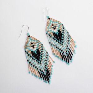 Vibrant Hue Handwoven Glass Seed Bead Pendientes Borla larga Estilo bohemio Joyería para mujeres - Product Image 1