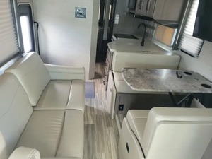 Camping-car à moteur gazéifié de classe A Thor Ace 30C, modèle 2023, d'occasion - Product Image 6