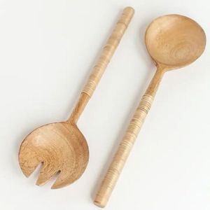 Nouvelle Cuillère et Fourchette à Salade en Bois avec Long Manche Rond pour Table à Manger – Ensembles de Service à Salade Artisanaux - Product Image 1