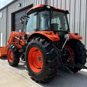 Tracteur agricole Kubota M5-111 113HP 4WD Diesel avec cabine et compatibilité chargeur - Product Image 2