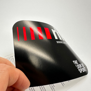 ป้ายแกว่งมุมทรงกลมพิมพ์โลโก้เคลือบเงาด้วยแสง UV พร้อมเชือกเคลือบผิวด้านป้ายติดเสื้อผ้า - Product Image 6