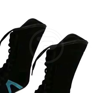 Chaussures de boxe légères à enfiler à prix abordable en cuir et tissu pour hommes, qualité supérieure, couleur et logo personnalisables PROTEK - Product Image 3