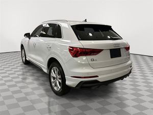 2022 utilisé A-u-d-i Q5 qua-tt-ro Premium Plus S Line 45 TFSI - Product Image 5