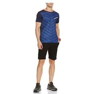 T-shirt de sport de fitness pour hommes, mode été, vente en gros, impression numérique personnalisée, séchage rapide, respirant, coupe ajustée, 100% polyester - Product Image 2