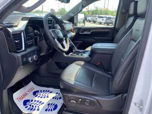 GMC Sierra 2500HD Denali Crew Cab 4WD 2024, boîte de vitesses automatique, caméra arrière, moteur intelligent, 8L, porte-bagages en aluminium - Product Image 3