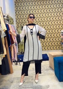 Elégant haut de fête traditionnel Georgette Salwar Kameez avec Dupatta pour mariages et célébrations festives - Product Image 5