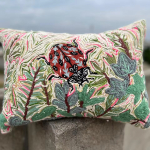 ปลอกหมอนอิง Kantha ทำด้วยมือทรงสี่เหลี่ยมลายดอกไม้หมอนโซฟาผ้าฝ้ายทอเทคนิคสำหรับบ้านโรงแรมและโรงพยาบาล - Product Image 1