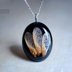 สร้อยคอเรืองแสงเรซินสีกรมท่าสุดสร้างสรรค์ทำจากยางเรซินสีกรมท่าสุดสร้างสรรค์สำหรับผู้หญิง - Product Image 1