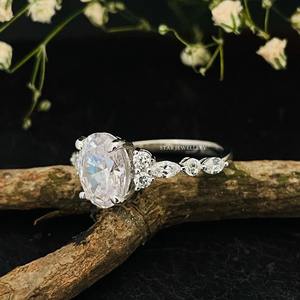 Bague de fiançailles de luxe chrétienne en or massif 14 carats avec diamant moissanite ovale de 2,00 carats - Product Image 5