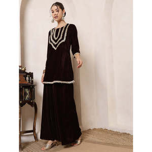 Conjunto de 3 Piezas Indo-Occidental para Mujer, Kurti Elegante de Terciopelo Marrón con Manga Tres Cuartos y Palazzo, Incluye Dupatta, Tallas S-XXL - Product Image 3