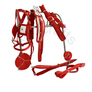 Harnais de conduite de cheval entièrement rembourré en nylon rouge et blanc avec raccords chromés Sangles synthétiques en PU Clignotants Crochet Terrets - Product Image 3