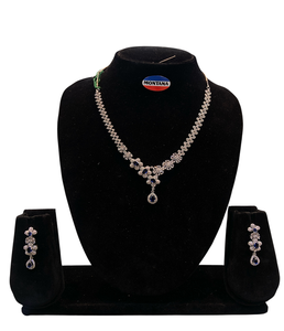 Collier de créateur Pure AD serti de boucles d'oreilles pour femmes fabriqué avec des diamants étincelants, parfait pour les fonctions de mariage et les coffrets cadeaux - Product Image 3