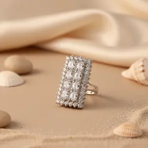 Anillo de Cóctel Moderno y Elegante Chapado en Oro Rosa y Rodio para Mujer - Product Image 1