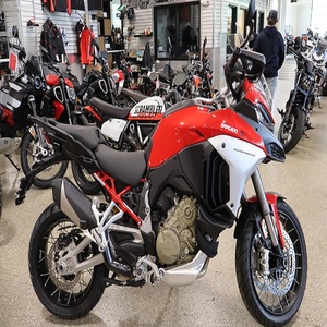 NEAT SELLING 2024 Du-caatii-s Multii-stradaas V4S 1158cc Motocyclettes - Product Image 1