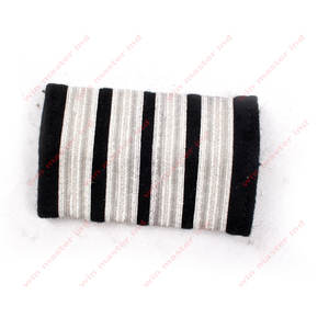 บอร์ดไหล่ Epaulette คุณภาพ Hihg สีดําทองแบบกําหนดเองพร้อมแผ่นรองไหล่แบบมีสายทําจากผ้าไหม Mylar และแท่ง - Product Image 2