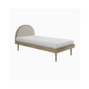 Cama infantil Corrine individual de madera con cabecero de lino beige.