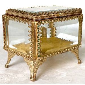 Soporte de caja de joyería y anillo de cristal biselado con borde de latón de diseño atractivo de calidad Superior, regalos de boda y soporte de anillo de compromiso - Product Image 1