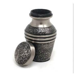 Vente chaude avec une conception de prix raisonnable et une urne fabriquée pour l'exportateur de crémation d'urne en métal humain d'Inde de haute qualité - Product Image 3