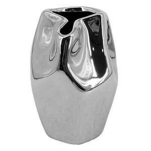 Vase artistique en aluminium avec une texture de marteau détaillée et un ton argenté riche pour des compositions florales visuellement saisissantes - Product Image 4