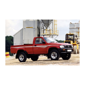 Toyotai รถกระบะดีเซลไฮลักซ์ AWD พร้อมพื้นหนังที่นั่งภายในสีเข้ม - Product Image 5