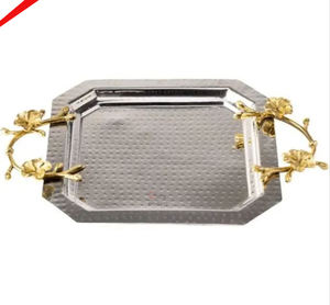 Plateau de service fini argent de bonne qualité avec poignée dorée à deux feuilles - Product Image 5