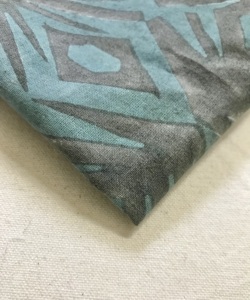 ผ้าฝ้ายพิมพ์ลายด้วยมือ ลายเรขาคณิตชนเผ่า ลายเพชร โทนสีน้ำเงิน - Product Image 3