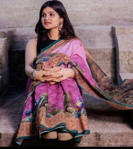 Sari de lino con estampado digital con estampado de Kalamkari en Sari completo con borlas elegantes en blusa para correr Pallu de proveedor indio - Product Image 2