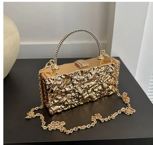 Pochettes en métal parfaites pour le mariage dans des finitions scintillantes avec des doublures de luxe disponibles pour les fournisseurs de mariage et de cadeaux en gros - Product Image 3