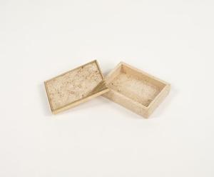 Boîte de rangement en pierre de travertin artisanale avec un design sculpté moderne, élégante, durable, pour organiser les souvenirs et la décoration des espaces domestiques - Product Image 6