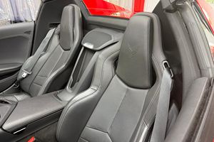 Corvette Stingray Cabriolet 2023, moteur V8 de 6,2 litres, échappement performance, rouge torche, non modifiée - Product Image 5