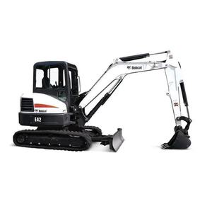 Excavatrice Bobcat E42 de haute qualité disponible à la vente, offrant des performances puissantes et un fonctionnement fiable - Product Image 3