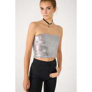 Top Corto Sin Tirantes de Tela Brillante - Product Image 4